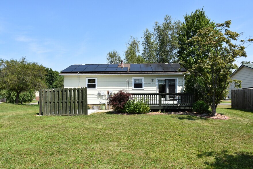 Building Photo - 21983 Russet Dr