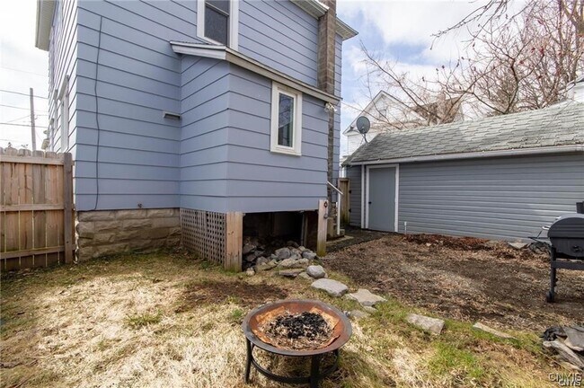 Building Photo - 1209 Boyd St