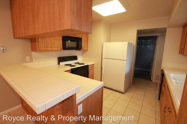 Building Photo - 3 br, 2.5 bath House - 7988 Playmor Terrace
