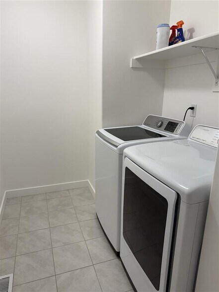 Building Photo - 15122 S Wild Horse Way