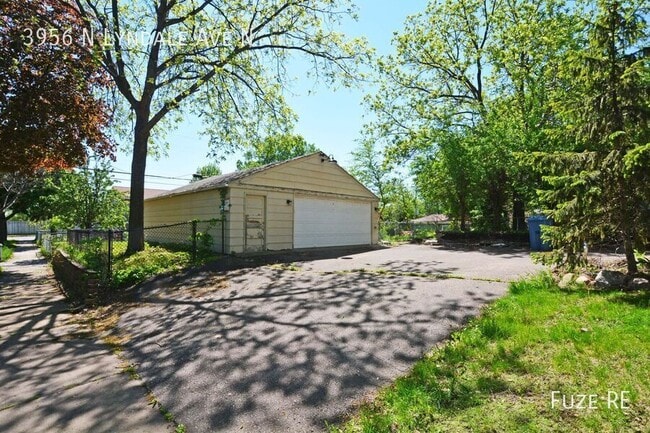 Building Photo - 3956 N Lyndale Ave