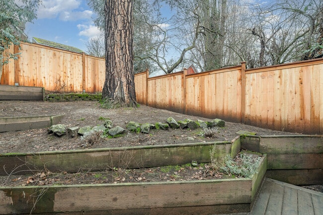 Building Photo - 3614 Interlake Ave N