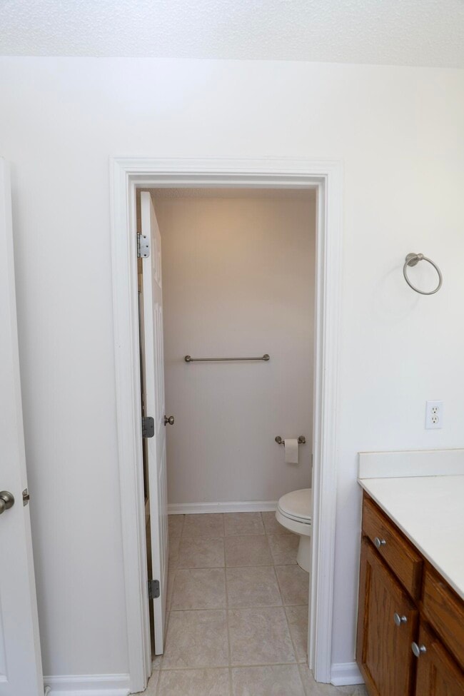 Building Photo - 3065 Temple Rd