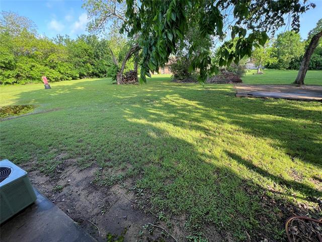 Building Photo - 411 W Pelton St