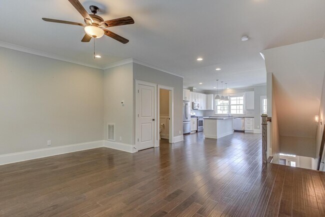 Building Photo - 208 Asher Springs Cir