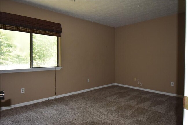 Building Photo - 404 Jon Scott Dr