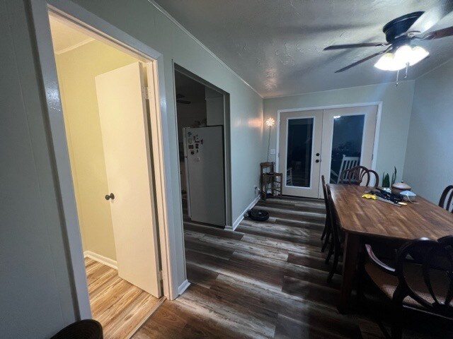 Building Photo - 126 Creekside Dr