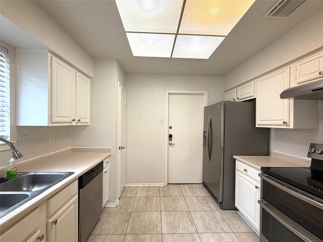 Building Photo - 22319 Merrymount Dr