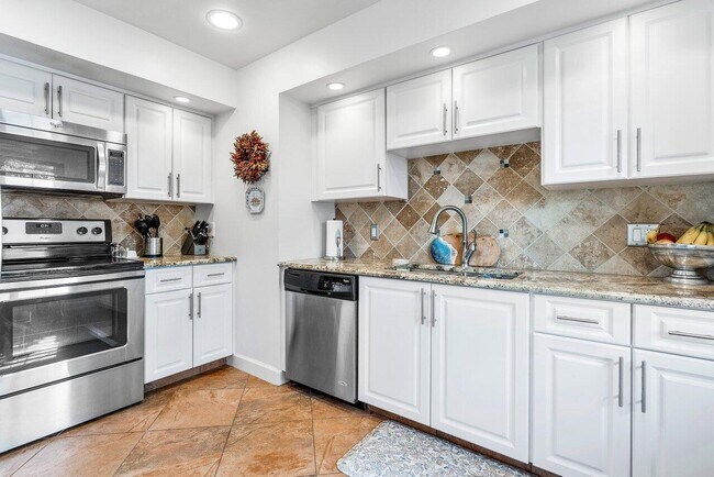 Building Photo - 3651 N Quail Ridge Dr