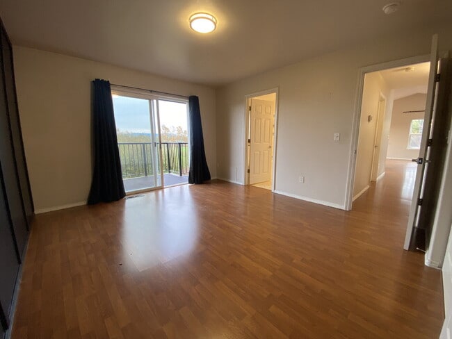 Building Photo - Spacious 4-bedroom with Panoramic Deck Nex...