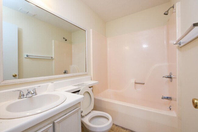 Building Photo - 40 South Ave