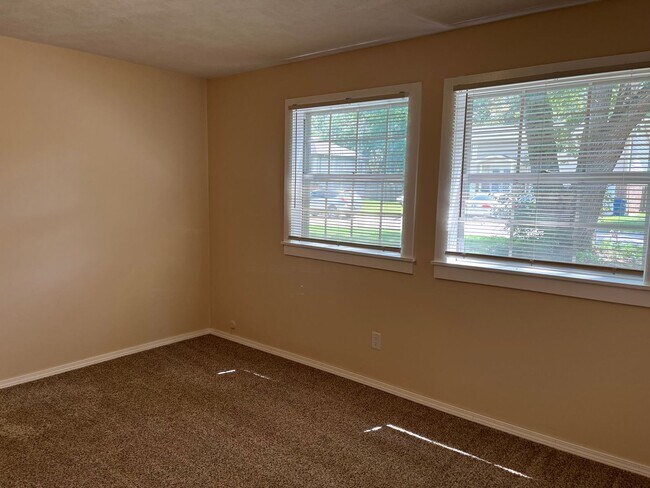 Building Photo - Make this  beautiful home yours!! Features...