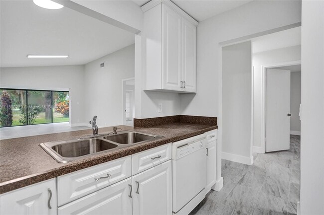 Building Photo - 3821 Arelia Dr