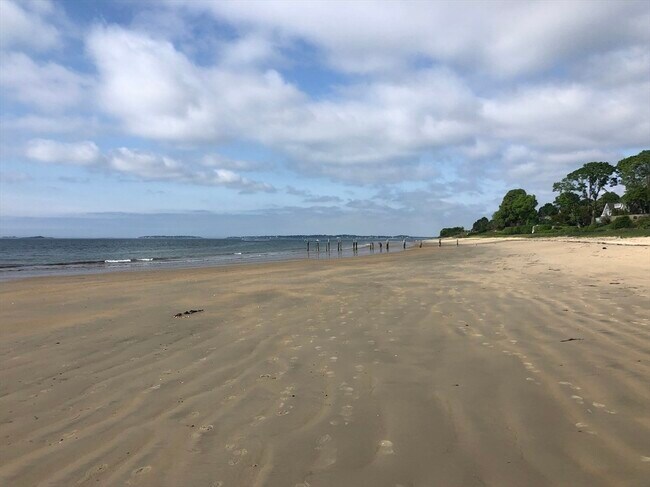 Building Photo - 918 Hale St