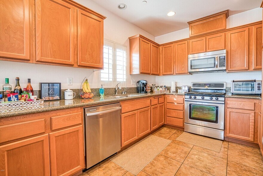 Building Photo - 715 Garonne St