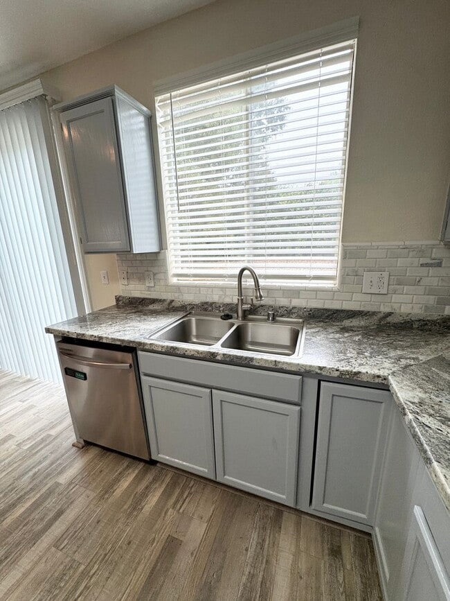 Building Photo - Spacious Solar-Powered 4-Bedroom, 3-Bath Home with Vaulted Ceilings & Tons of Storage! SEE VIDEO