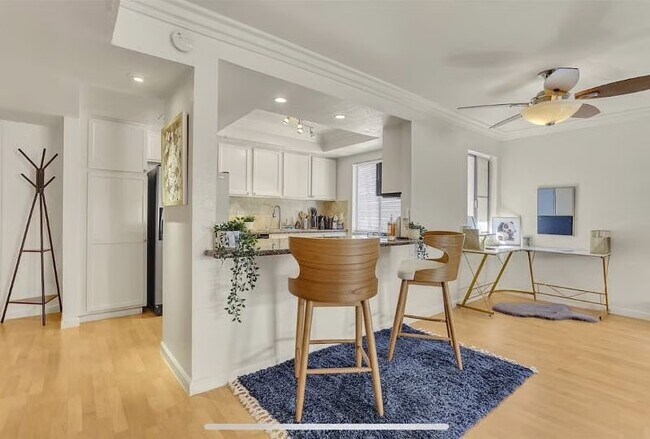 Building Photo - Sunrise Condo