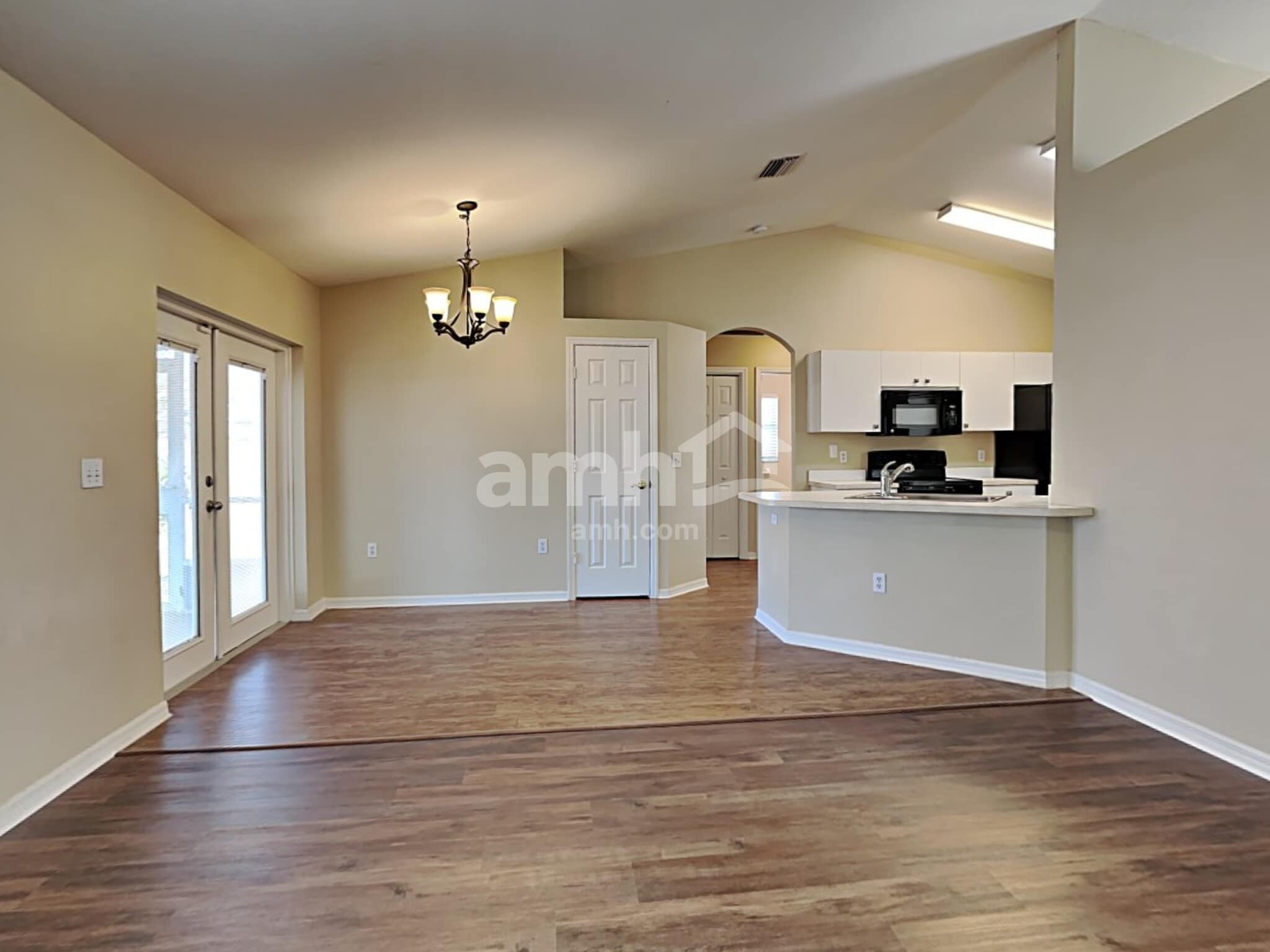 Building Photo - 10527 Juliano Dr