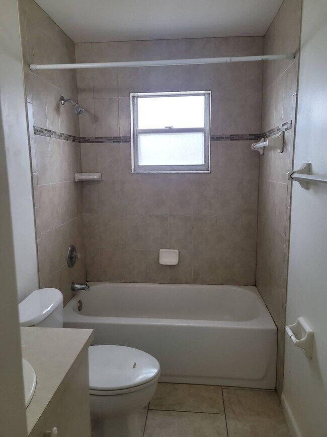 Building Photo - WR-30 Oaks Duplex- FOR SALE