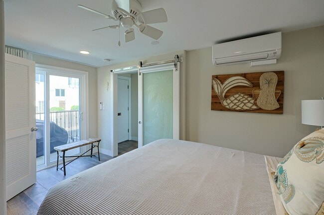 Building Photo - Spectacular 2 Bd/2Ba Glorietta Bay Condo.