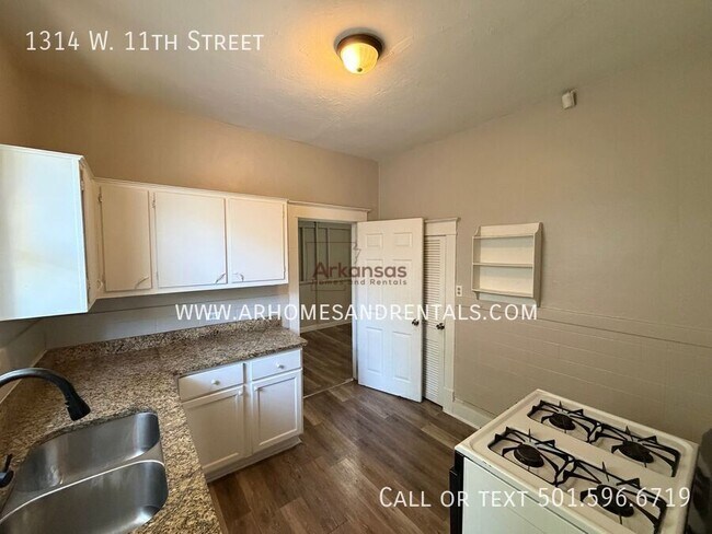 Building Photo - 1314 W 11th St