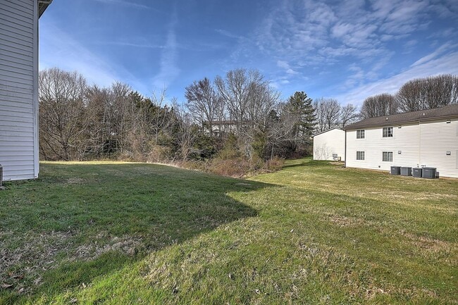 Building Photo - 360 Britton Ave