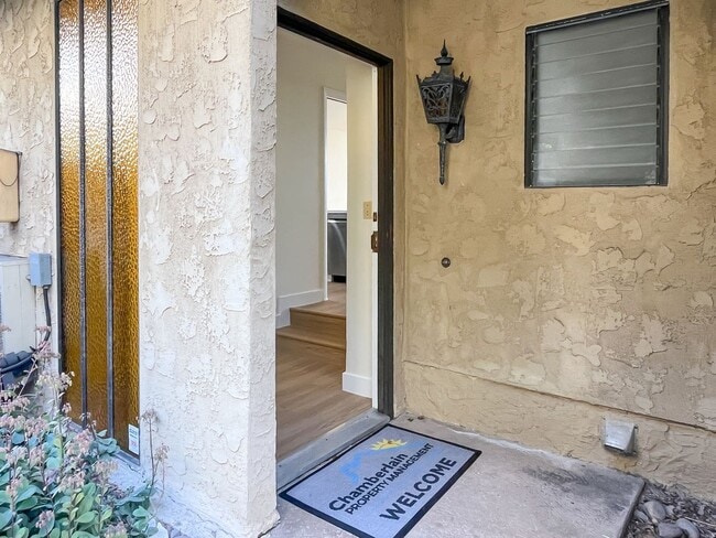 Building Photo - Charming 1 bedroom home in the Tranquil Casitas De La Costa Community.