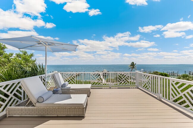 Building Photo - 573 Buttonwood Bay Dr