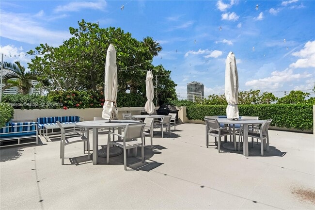 Building Photo - 7330 Ocean Terrace