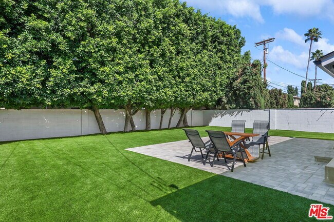 Building Photo - 12849 Tiara St