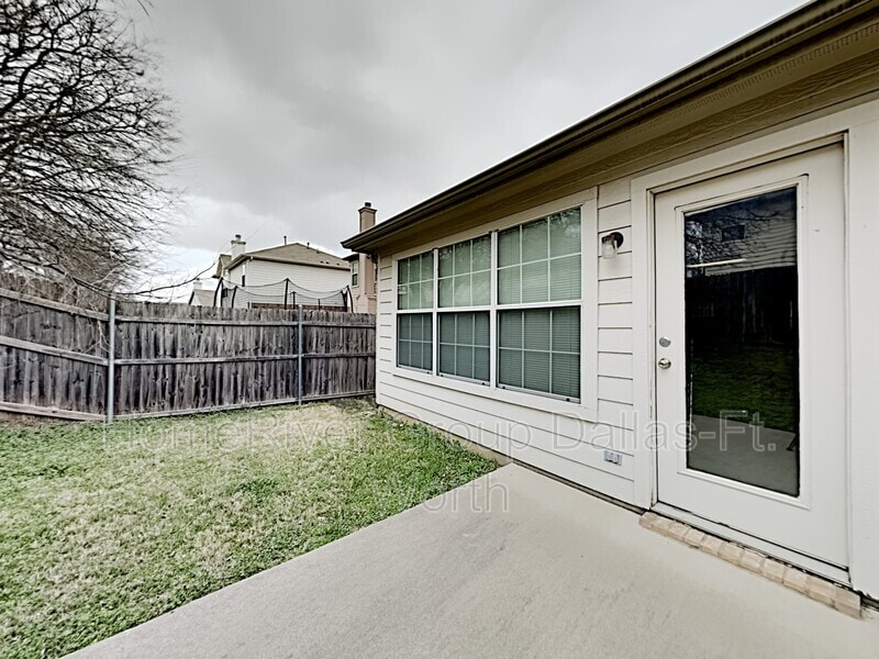 Building Photo - 8544 Orleans Ln