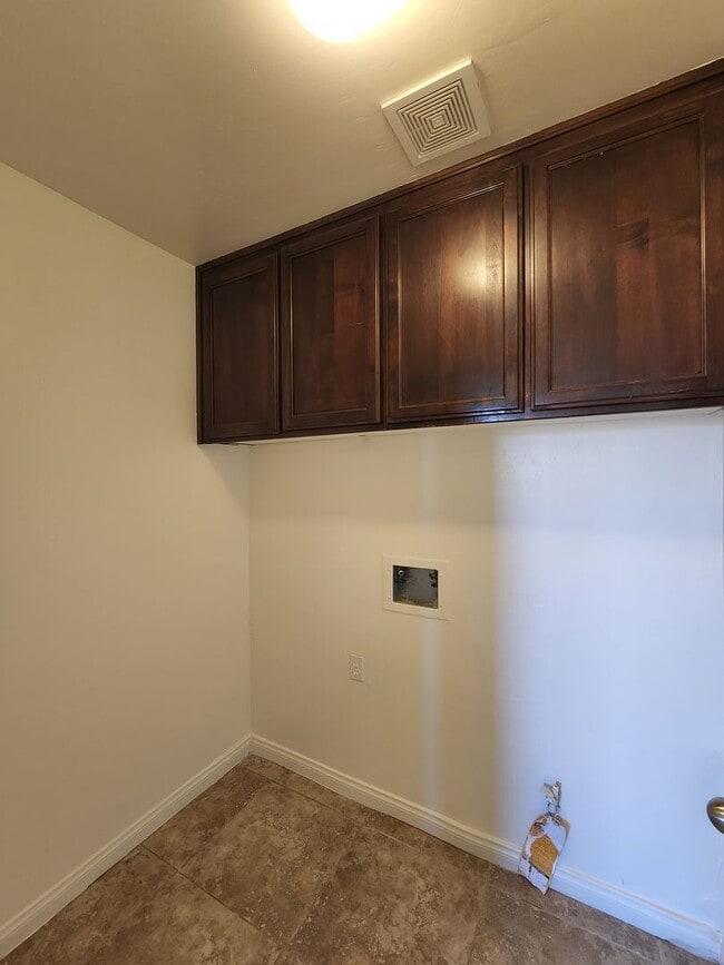 Building Photo - 7641 Walpole Ave