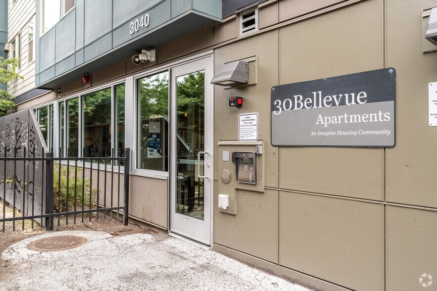 Entrance - 30 Bellevue
