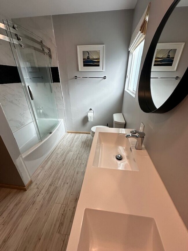 Building Photo - Lovely multi level home available now for ...