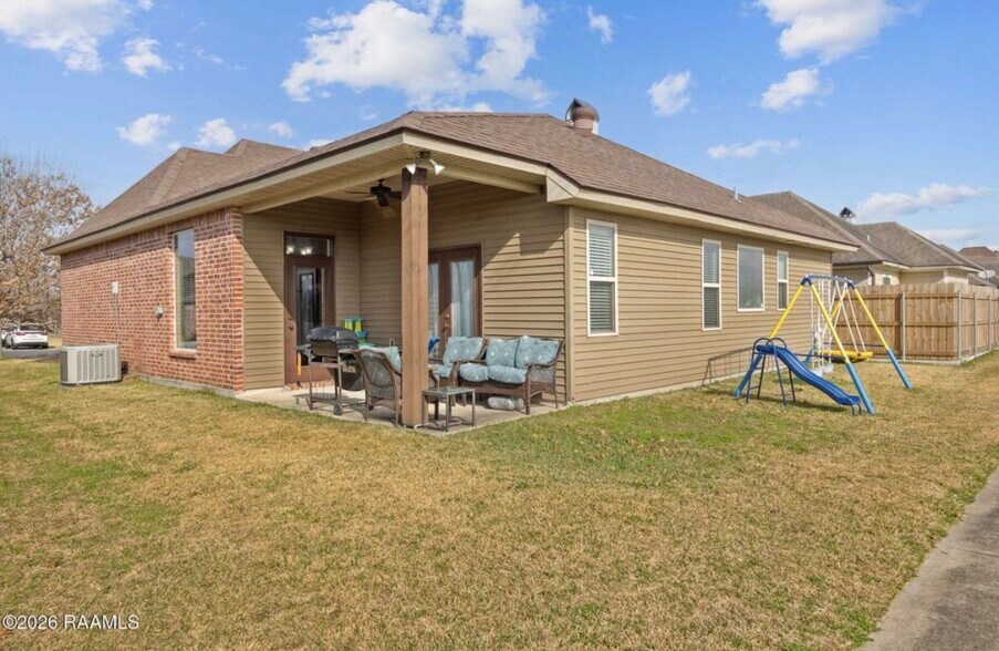 Building Photo - 300 Overbrook Dr