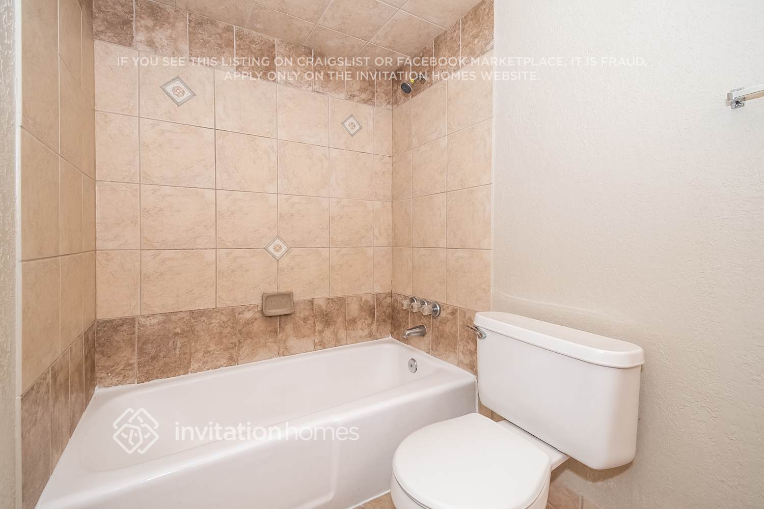 Building Photo - 2048 Pompano Pkwy