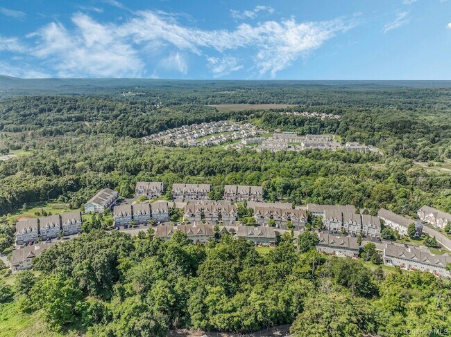 Building Photo - 1115 Balsam Dr