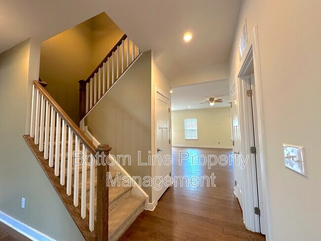 Building Photo - 5087 Crabapple Ln