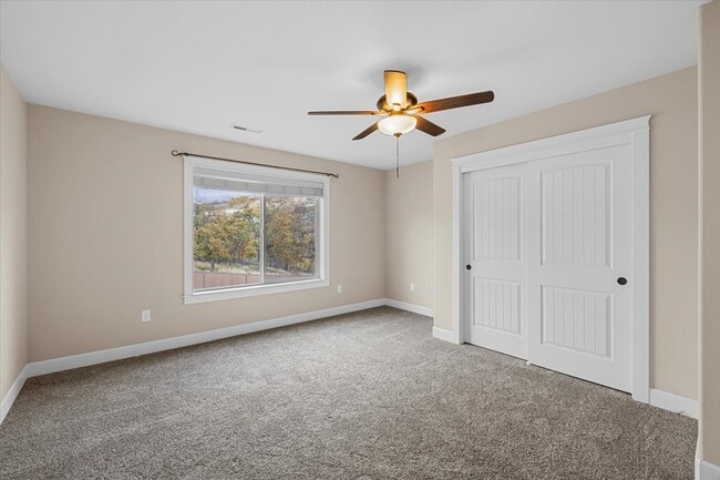 Building Photo - 4375 Vista Pointe Dr