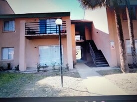 Building Photo - 5213 Via Hacienda Cir