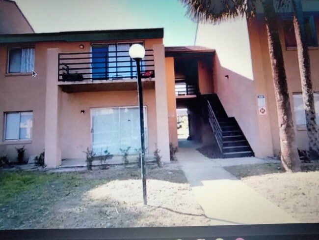 Building Photo - 5213 Via Hacienda Cir