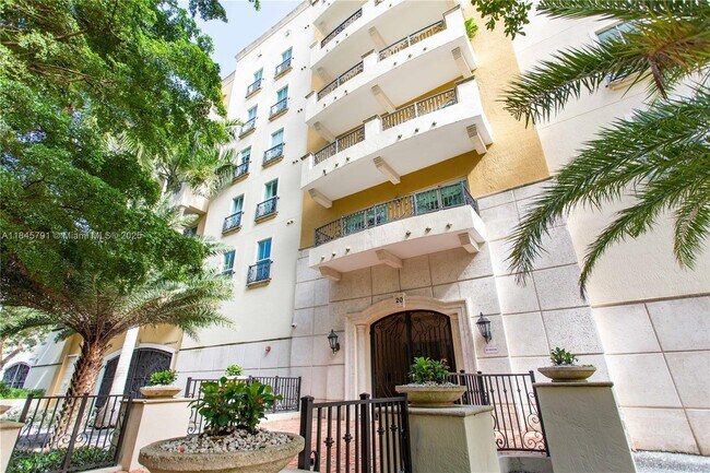 Building Photo - 20 Calabria Ave