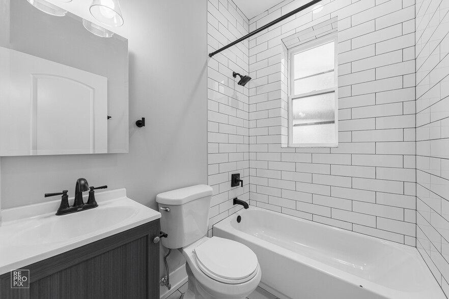 Building Photo - 2317 W Taylor St