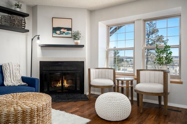 Building Photo - 6614 Overland Dr