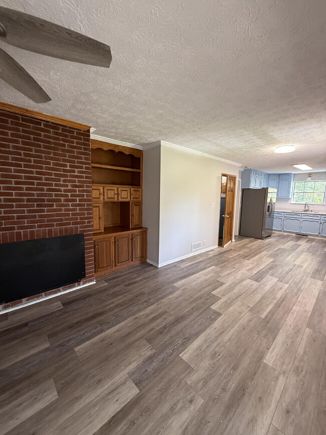Building Photo - Modern Living Meets Country Charm – Fully ...