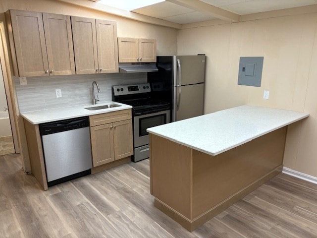 Building Photo - 5832 Phillips Ave