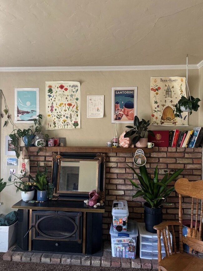 Building Photo - Private Rooms and Apartments Available Near SUU