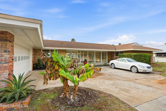 Building Photo - 330 San Juan Dr