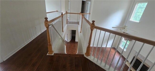 Building Photo - 3811 Roxfield Dr NE