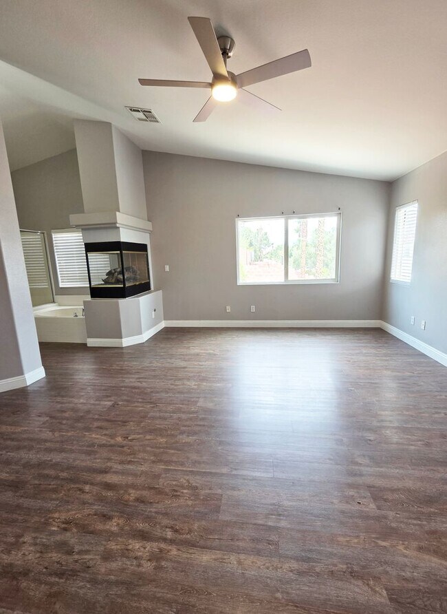 Building Photo - Spacious 3 Bed + Loft & Den with Soaring Ceilings